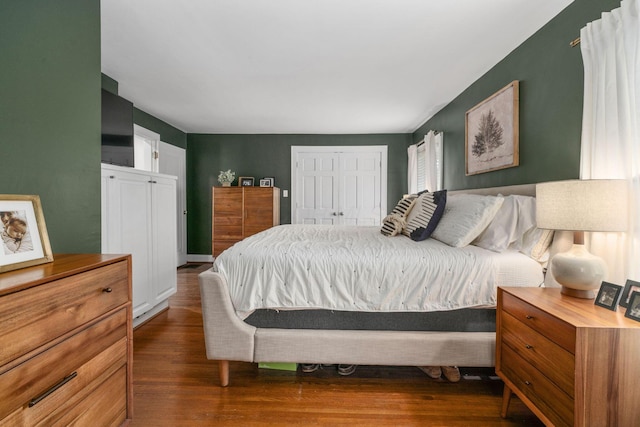 70 N Cassingham Rd, Columbus, OH 43209 - bedroom with wood finished floors