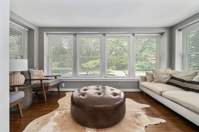 70 N Cassingham Rd, Columbus, OH 43209 - living area with wood finished floors and baseboards