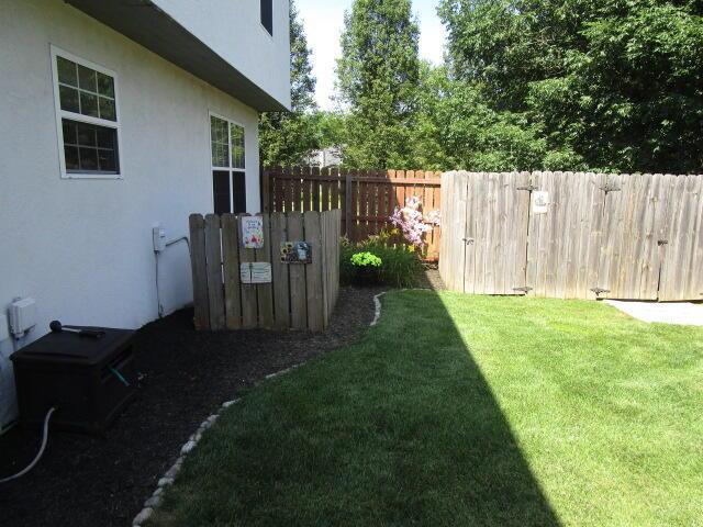 5669 Maplewood Ct, Lewis Center, OH 43035 - view of yard