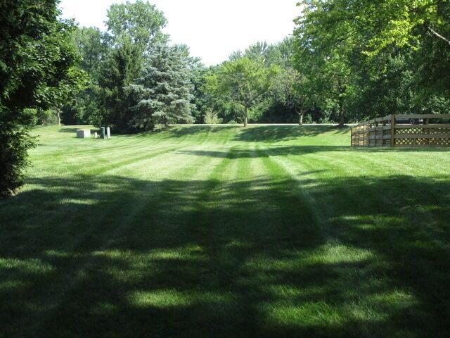 5669 Maplewood Ct, Lewis Center, OH 43035 - view of yard