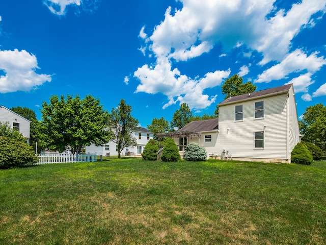 419 Sycamore Creek St, Pickerington, OH 43147 - view of yard featuring a pergola