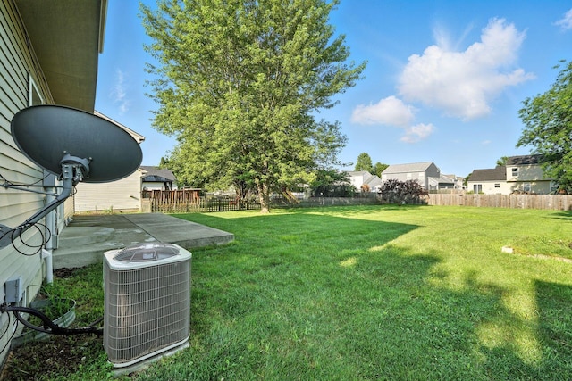 1771 Fern Trail Dr, Lancaster, OH 43130 - fenced backyard with a patio area