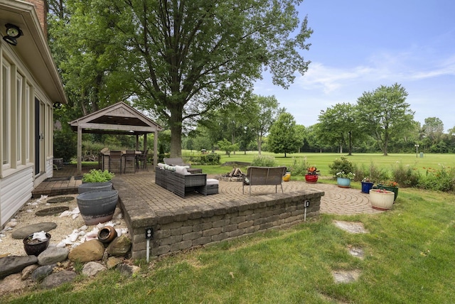 1539 Clubview Blvd S, Columbus, OH 43235 - view of green lawn with a patio, a gazebo, outdoor lounge area, and view of wooded area