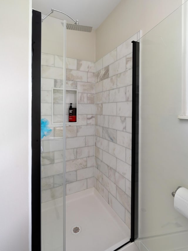 6853 Cedar Brook Pl, New Albany, OH 43054 - bathroom with a stall shower