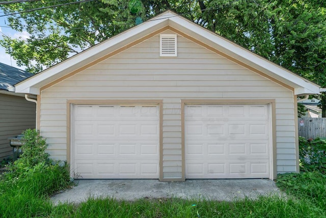 994 Harrison Ave, Columbus, OH 43201 - view of detached garage