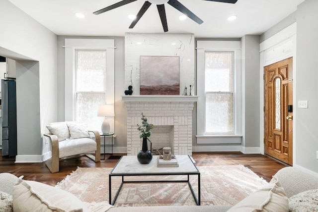 994 Harrison Ave, Columbus, OH 43201 - living area featuring ceiling fan, healthy amount of natural light, and wood finished floors