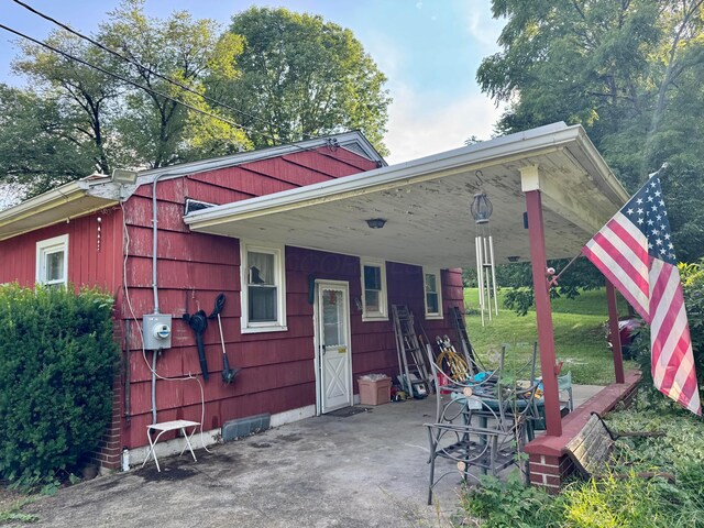 445 Rainbow Dr NE, Lancaster, OH 43130 - photo 2