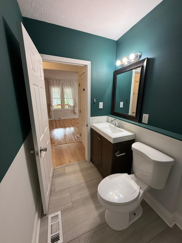 2790 Azelda St, Columbus, OH 43211 - photo 9