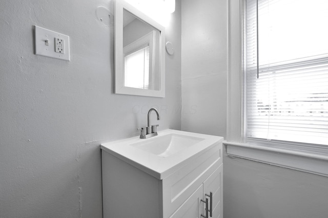 898-900 Berkeley Rd, Columbus, OH 43206 - bathroom featuring vanity