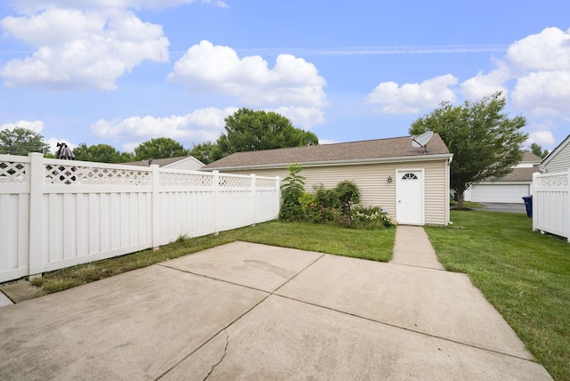 3734 Gibbstone Dr, Columbus, OH 43204 - view of patio / terrace