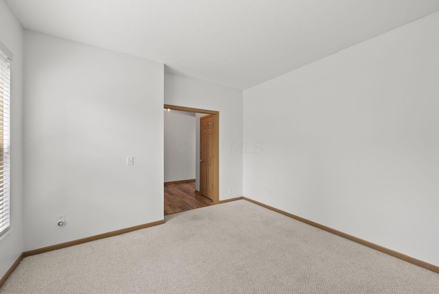3734 Gibbstone Dr, Columbus, OH 43204 - carpeted empty room featuring baseboards