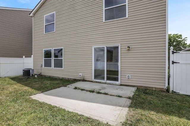 5512 Old Coble St, Canal Winchester, OH 43110 - back of house with a patio and a gate