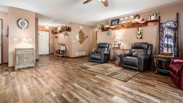 405 Meadowland Dr, Newark, OH 43055 - sitting room with wood finished floors and a ceiling fan