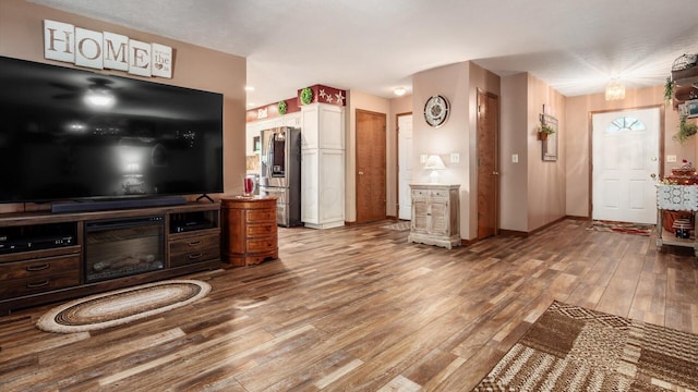 405 Meadowland Dr, Newark, OH 43055 - living room featuring wood finished floors