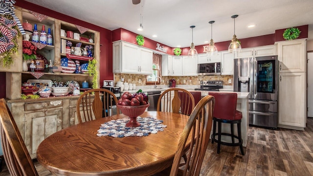 405 Meadowland Dr, Newark, OH 43055 - dining room featuring dark wood finished floors, recessed lighting, and a ceiling fan
