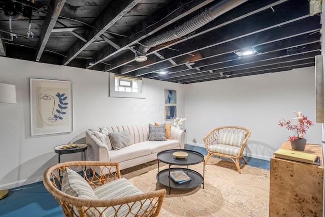 287 S Roys Ave, Columbus, OH 43204 - living room with baseboards