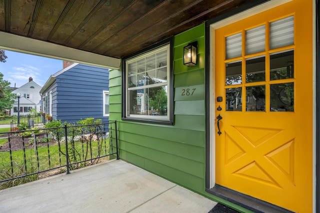 287 S Roys Ave, Columbus, OH 43204 - doorway to property with covered porch