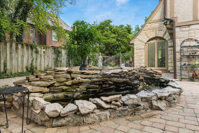 233 S Dawson Ave, Columbus, OH 43209 - view of patio