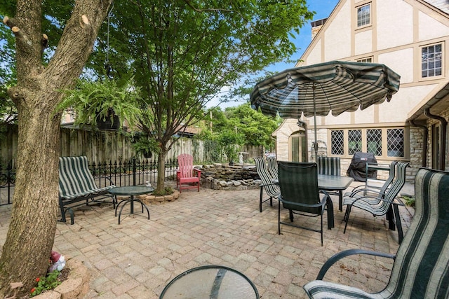 233 S Dawson Ave, Columbus, OH 43209 - view of patio / terrace featuring outdoor dining area and area for grilling