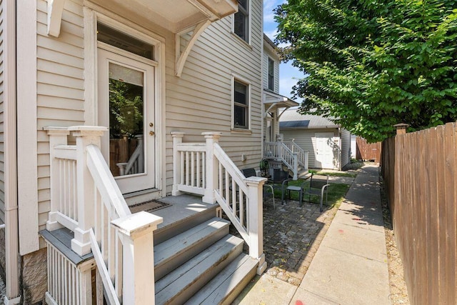 979 Delaware Ave, Columbus, OH 43201 - doorway to property