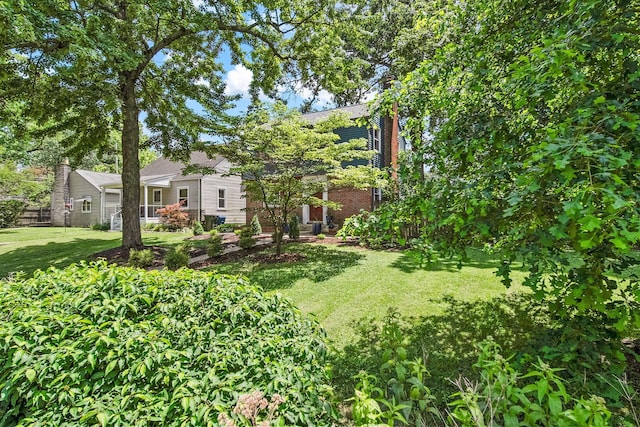 1467 Melrose Ave, Columbus, OH 43224 - view of grassy yard