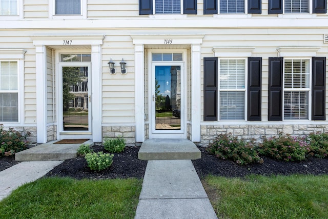 7145 Billy Goat Dr, New Albany, OH 43054 - view of exterior entry with stone siding