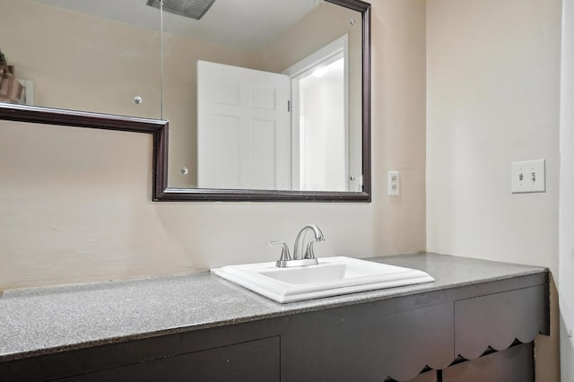 899 Meadowview Dr, Columbus, OH 43224 - bathroom with vanity