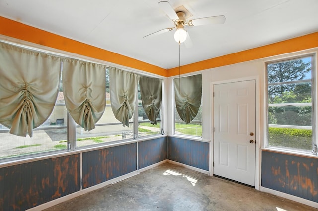 899 Meadowview Dr, Columbus, OH 43224 - interior space featuring concrete flooring