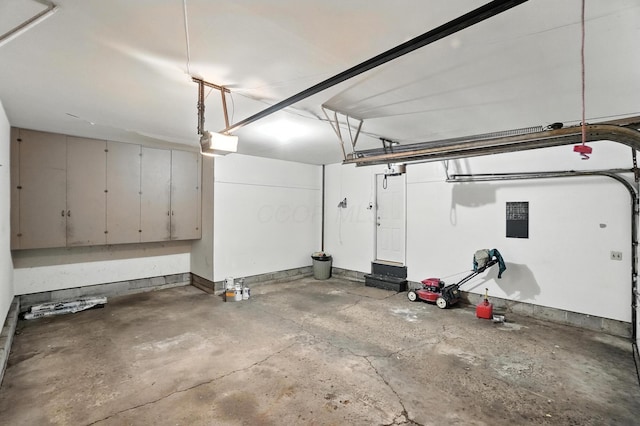 899 Meadowview Dr, Columbus, OH 43224 - garage featuring a garage door opener