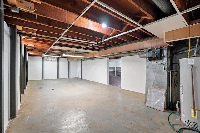 899 Meadowview Dr, Columbus, OH 43224 - unfinished basement with water heater