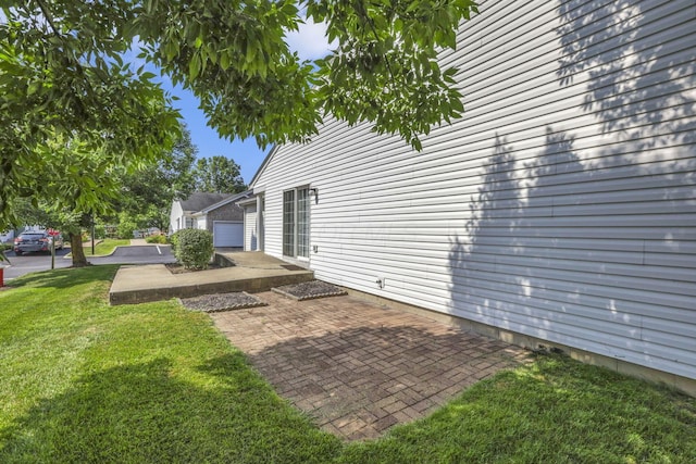6658 Lagrange Dr Unit 43E, Canal Winchester, OH 43110 - view of grassy yard