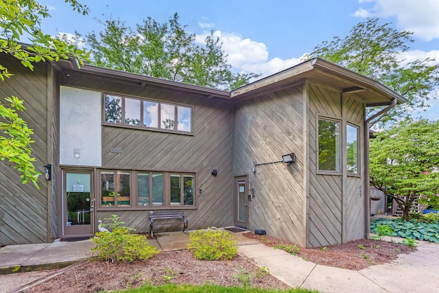 2109 W 5th Ave Unit C, Grandview Heights, OH 43212 - view of front of home with a patio area