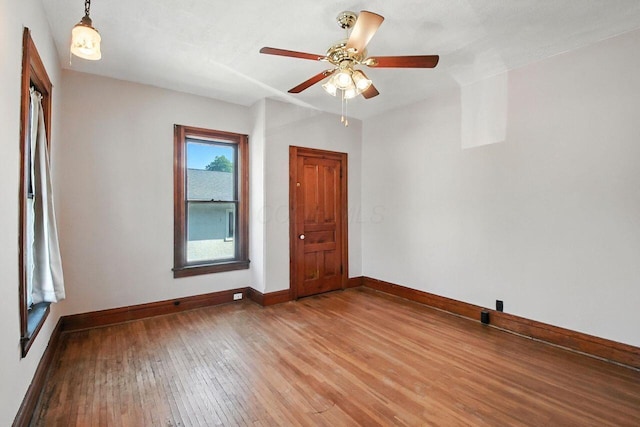 366 Hudson Ave, Newark, OH 43055 - spare room featuring light wood-type flooring and a ceiling fan