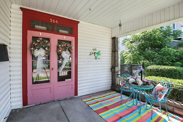 366 Hudson Ave, Newark, OH 43055 - doorway to property featuring covered porch