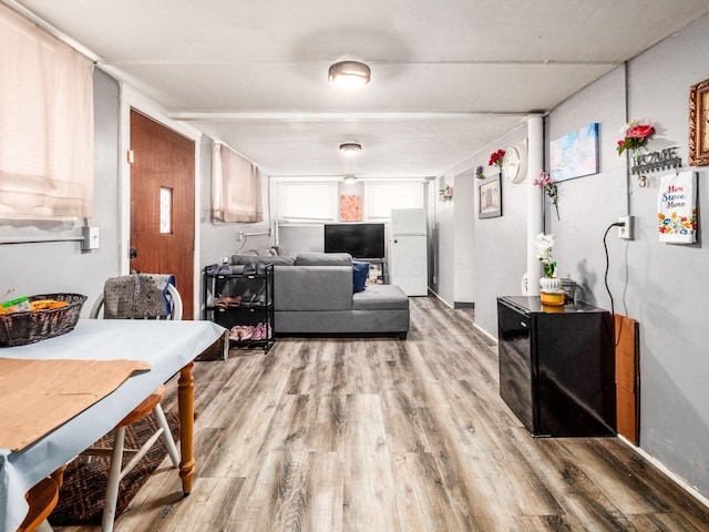 2640-2642 W Broad St, Columbus, OH 43204 - living area featuring light wood-style floors