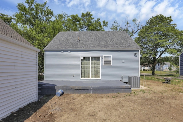 1808 Brentnell Ave, Columbus, OH 43219 - back of house with a shingled roof and a patio area
