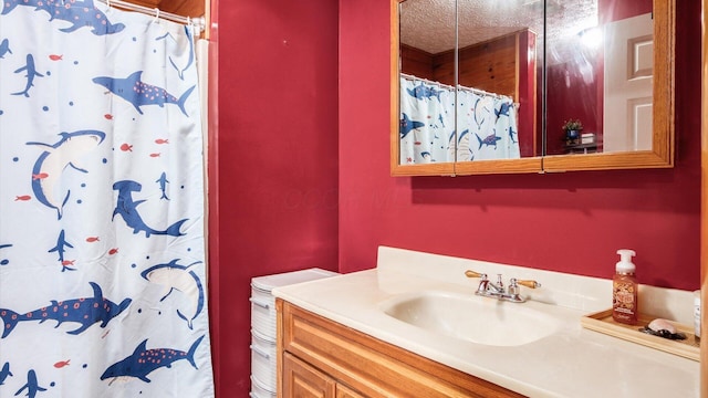 13376 Maple Rd NE, Thornville, OH 43076 - full bath with vanity and a shower with shower curtain