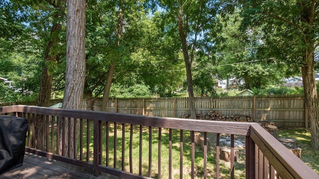 13376 Maple Rd NE, Thornville, OH 43076 - wooden terrace with a fenced backyard