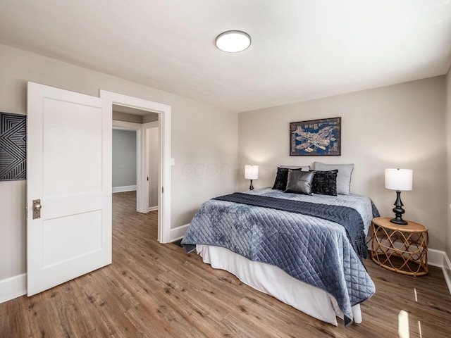 2040 Fairmont Ave, Columbus, OH 43223 - bedroom with wood finished floors