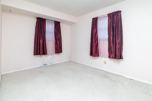 5375 Fullerton Dr, Columbus, OH 43232 - carpeted empty room featuring baseboards