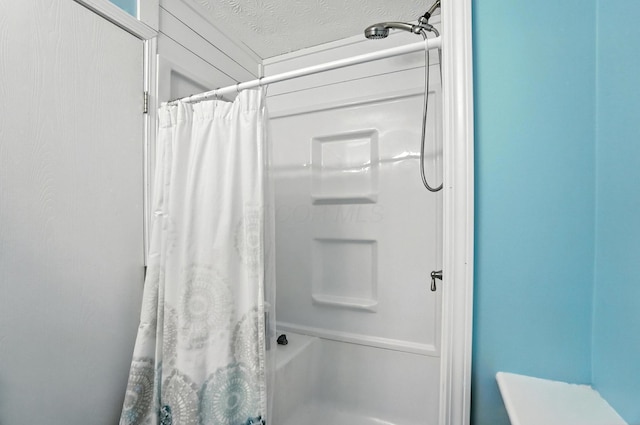 6803 Alex Dr, Canal Winchester, OH 43110 - full bathroom featuring a textured ceiling