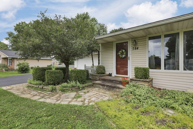 784 Colonial Dr, Heath, OH 43056 - view of front of house
