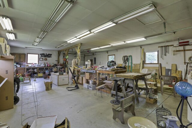 784 Colonial Dr, Heath, OH 43056 - garage featuring a workshop area