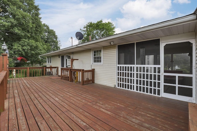 784 Colonial Dr, Heath, OH 43056 - view of wooden terrace