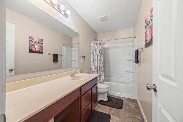 3810 Winding Path Dr, Canal Winchester, OH 43110 - bathroom with vanity and shower / tub combo with curtain