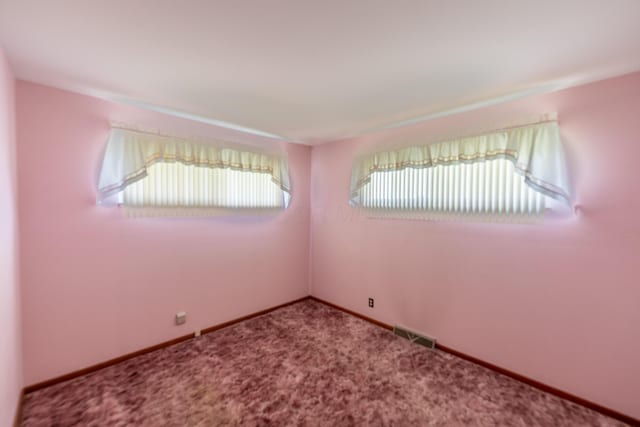 2052 Lorimer Dr NE, Newark, OH 43055 - carpeted empty room featuring baseboards