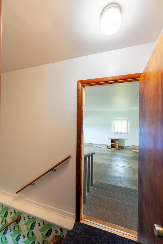 2052 Lorimer Dr NE, Newark, OH 43055 - view of staircase
