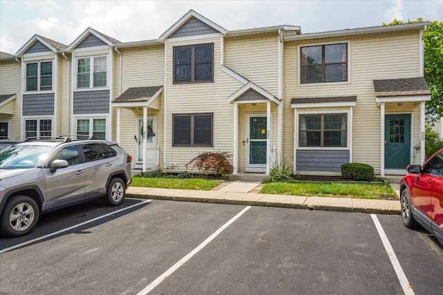 907 Soramill Ln Unit 8E, Columbus, OH 43085 - multi unit property featuring uncovered parking