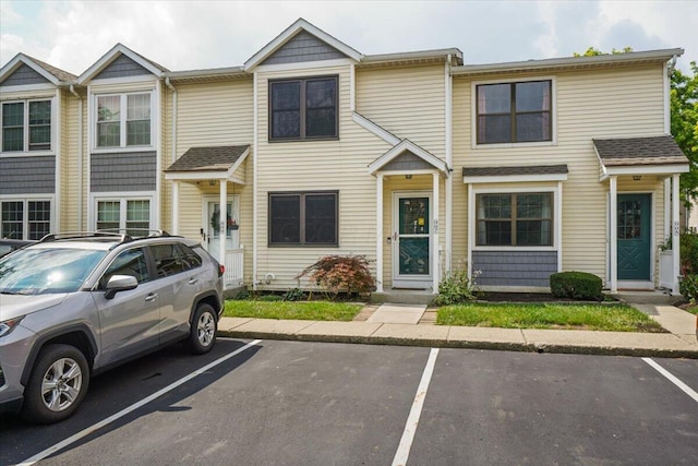 907 Soramill Ln Unit 8E, Columbus, OH 43085 - townhome / multi-family property featuring uncovered parking