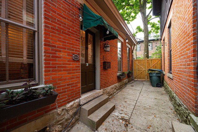133 E Sycamore St, Columbus, OH 43206 - view of patio with entry steps and a gate